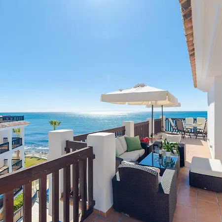 Heavenly Views From Frontline Penthouse Apartment *